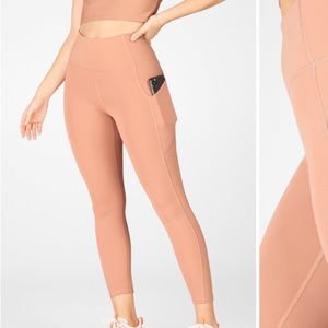 NWT Fabletics Oasis High-Waisted 7/8 w/ pockets